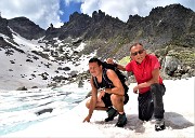 01 Al Lago del Vallone (2226 m ) in lento disgelo